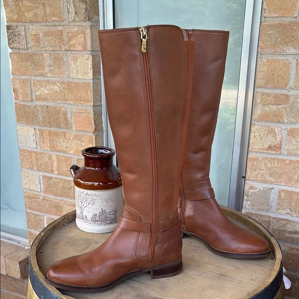 Clarks Tan Leather  Boots